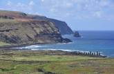Os famosos Moais de tongariki, vistos de Rano Raraku, em Rapa Nui (ou Ilha de Páscoa), território chileno no meio do Oceano Pacífico